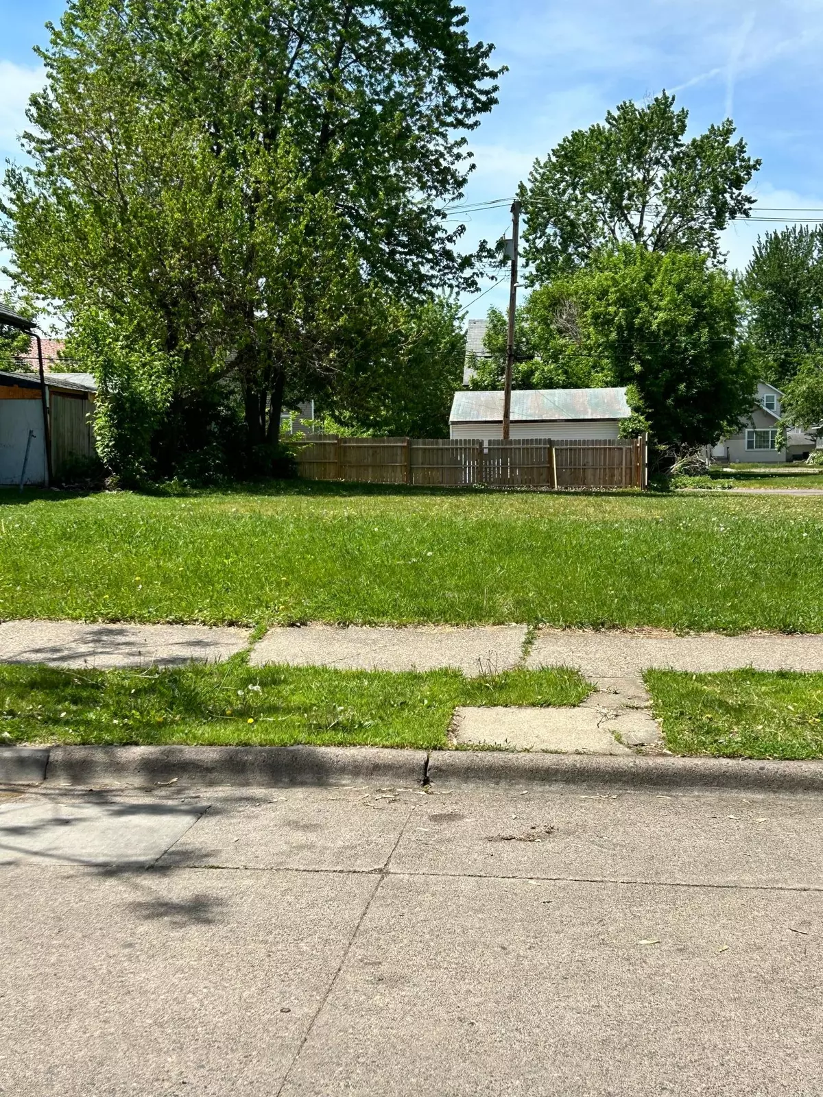 Minneapolis, MN 55411,2635 Oliver AVE N