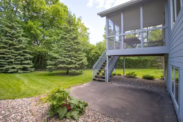 Minnetonka, MN 55345,15429 Sussex DR