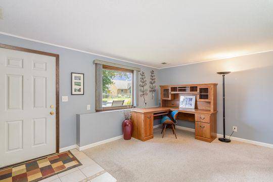South Saint Paul, MN 55075,742 8th AVE S