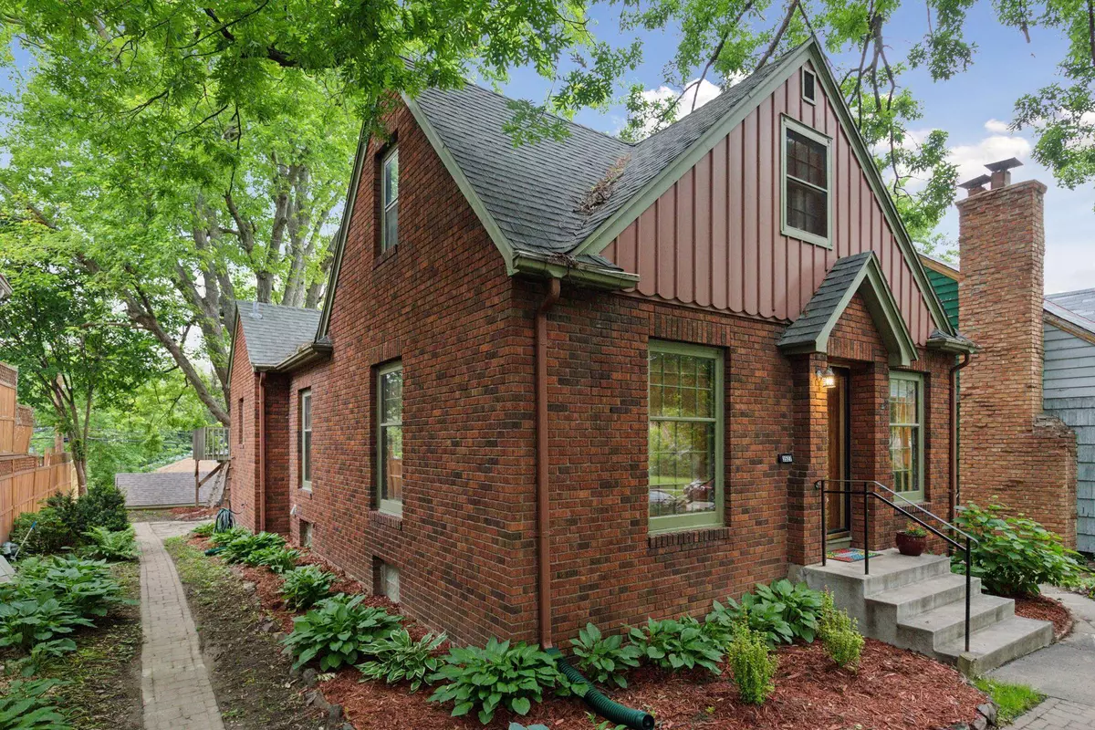 Minneapolis, MN 55412,3527 Queen AVE N