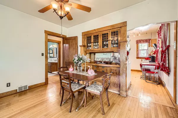 Saint Paul, MN 55104,1107 Edmund AVE