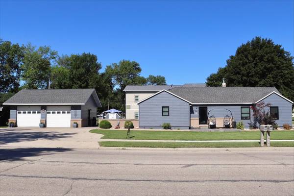 506 8th AVE SW, Pipestone, MN 56164