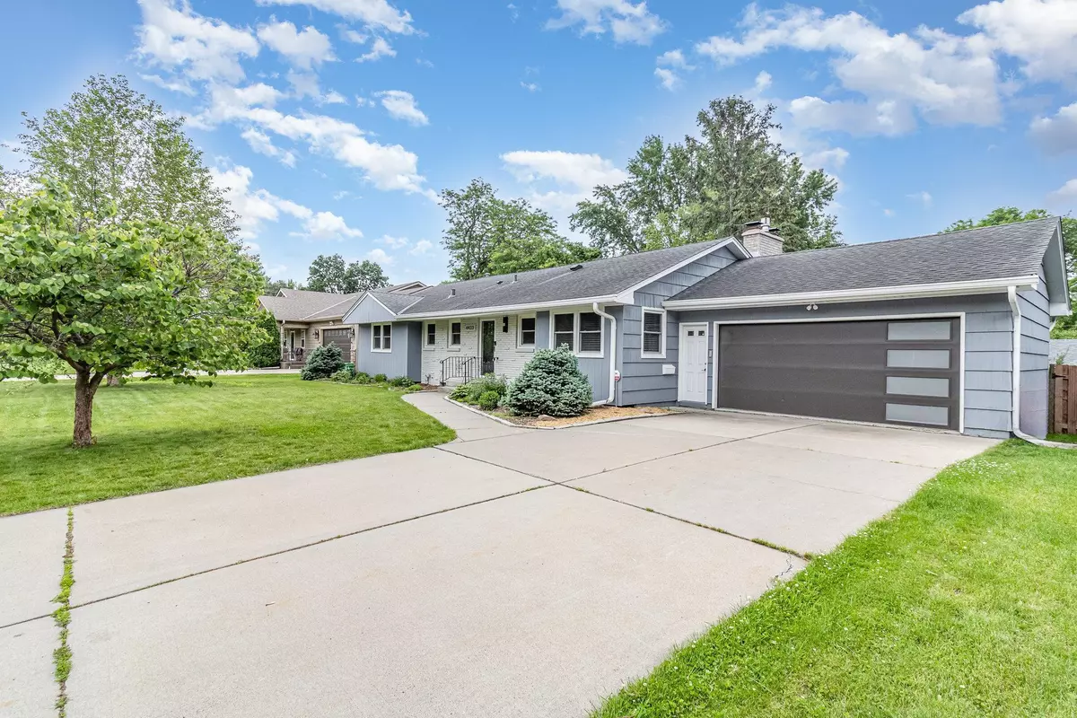 Edina, MN 55435,4433 Dunham DR