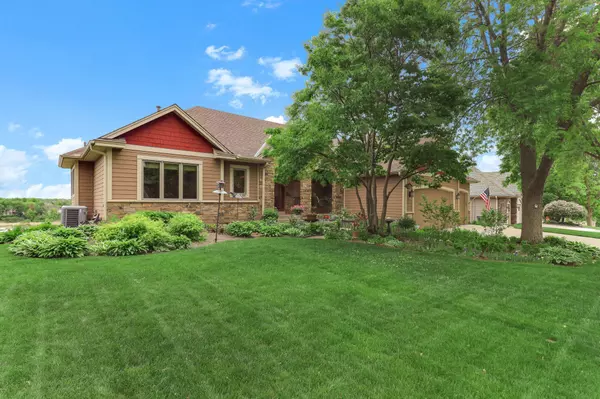 8811 Ridge Ponds DR, Victoria, MN 55386