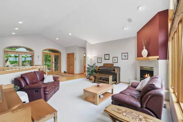 Victoria, MN 55386,8811 Ridge Ponds DR