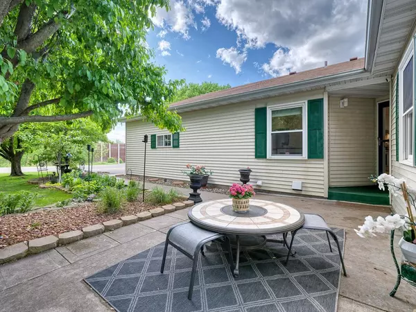 White Bear Twp, MN 55110,5420 Saxony CT