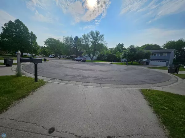 Moorhead, MN 56560,2904 17TH AVE S