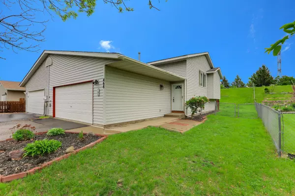 Shakopee, MN 55379,468 Appleblossom LN