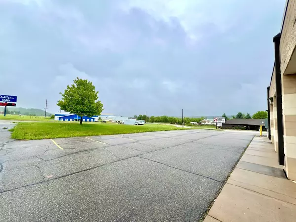 Red Wing, MN 55066,4902 Moundview DR