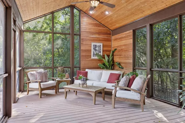 Bloomington, MN 55438,8523 Amsden RD