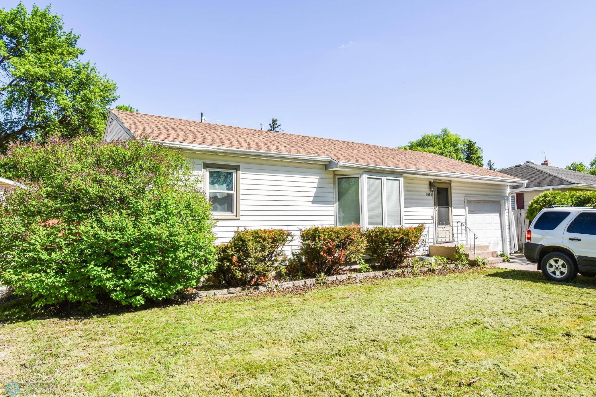 2009 7th ST N, Fargo, ND 58102