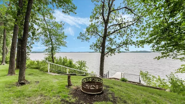 7420 Long Lake RD, Dovre Twp, MN 56201