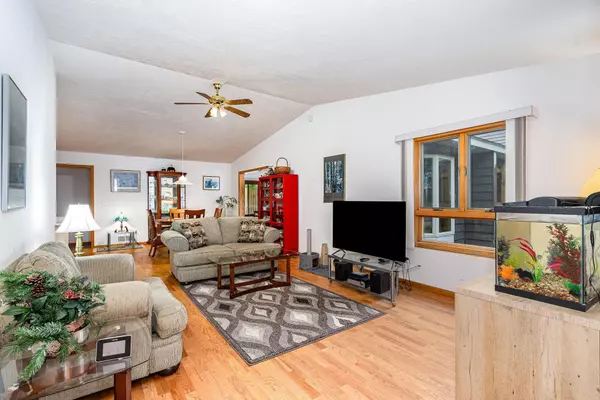 New Prague, MN 56071,324 7th ST NE