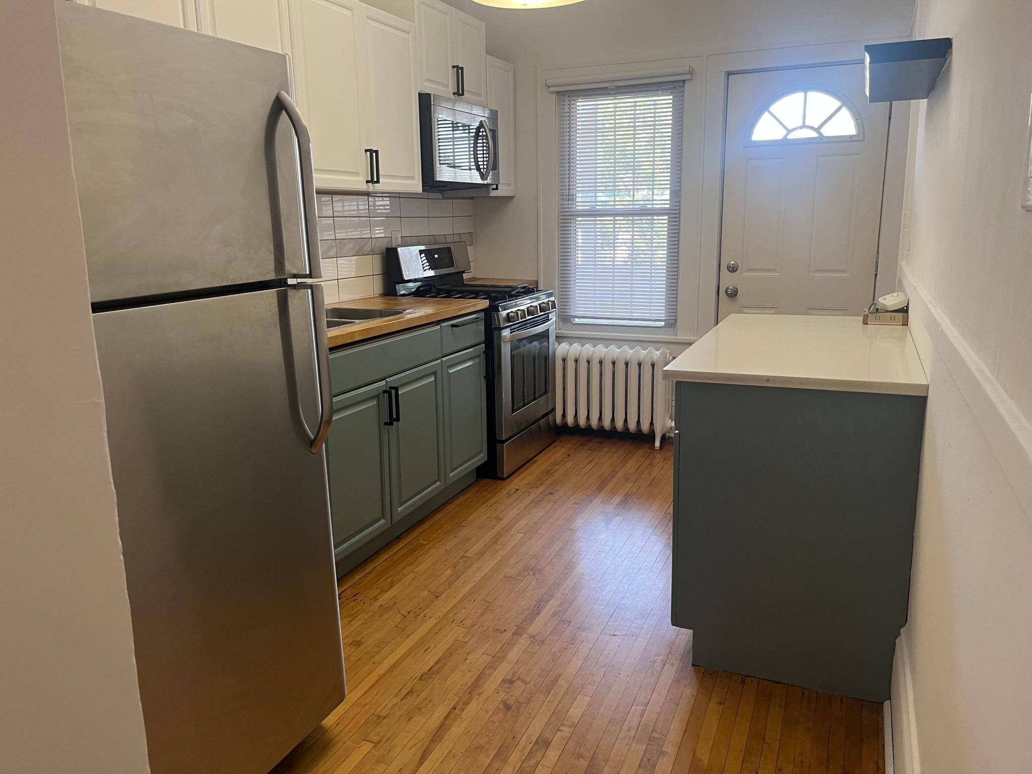 Minneapolis, MN 55408,3129 Grand AVE S #3