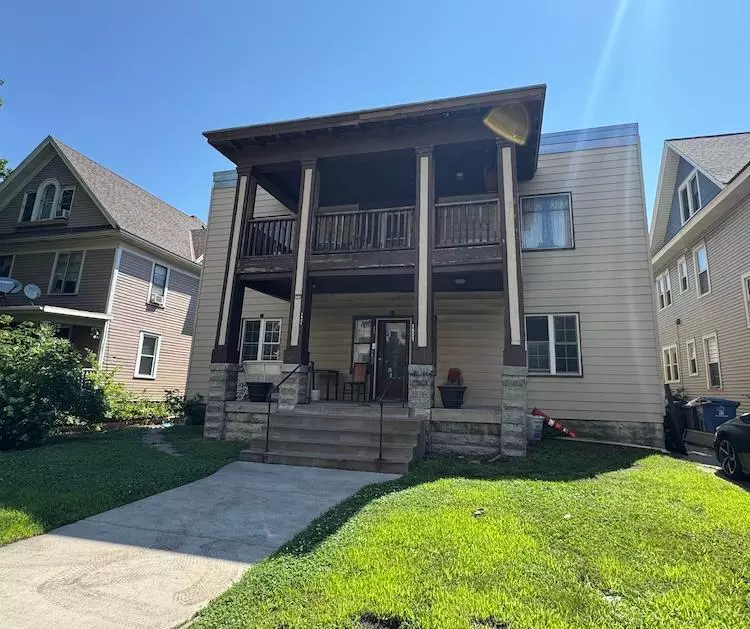 Minneapolis, MN 55404,1521 11th AVE S