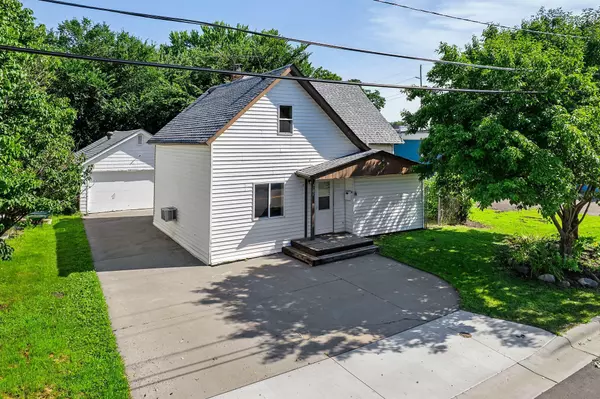 White Bear Lake, MN 55110,2181 8th ST