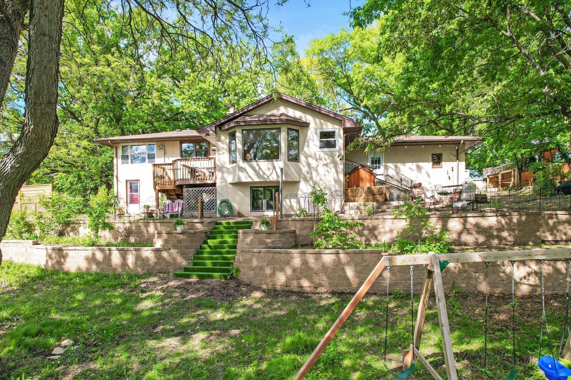 Fridley, MN 55432,6957 Hickory DR NE