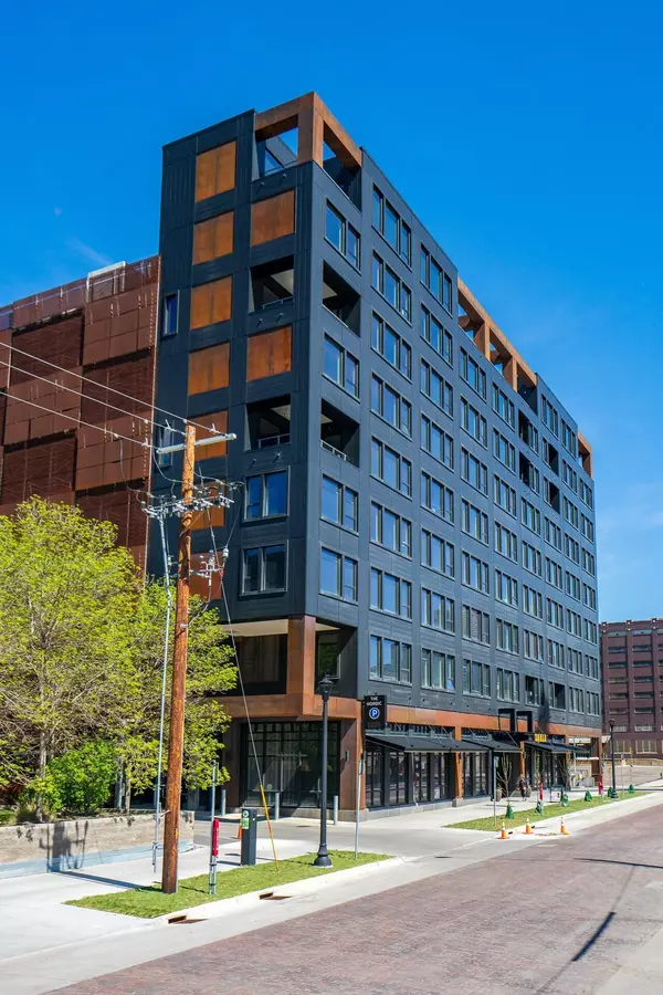 Minneapolis, MN 55401,728 N 3rd ST #207