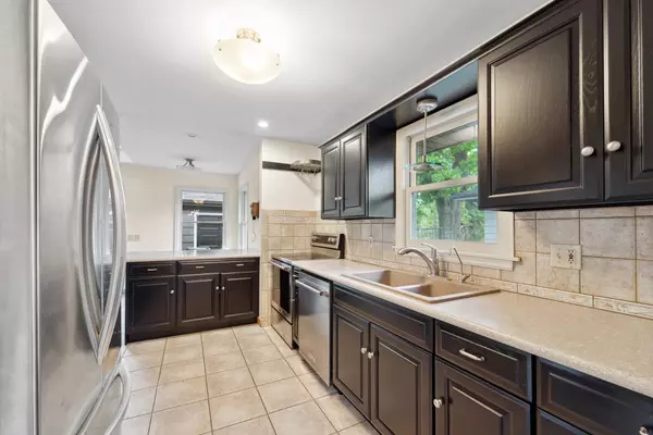 Edina, MN 55410,5913 Drew AVE S