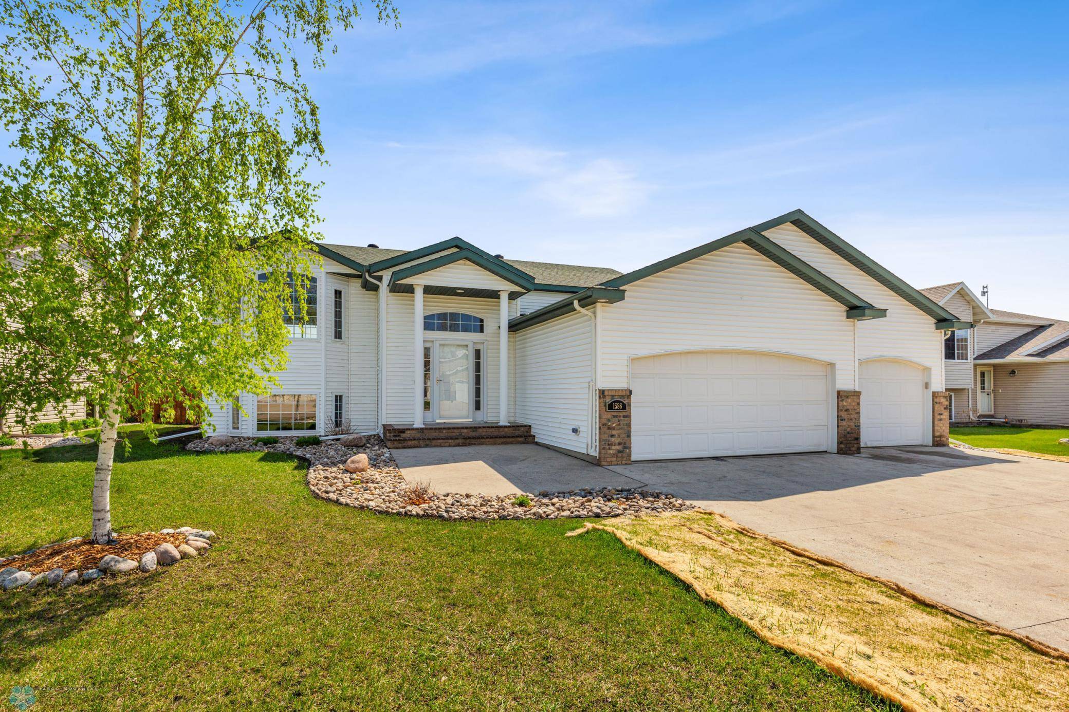 Fargo, ND 58078,1586 Baywood DR