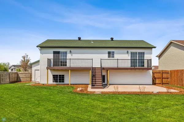 West Fargo, ND 58078,1586 Baywood DR