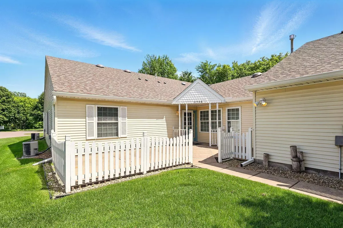 Inver Grove Heights, MN 55077,6908 Inverness TRL #32