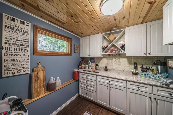 Detroit Lakes, MN 56501,1111 N Shore DR