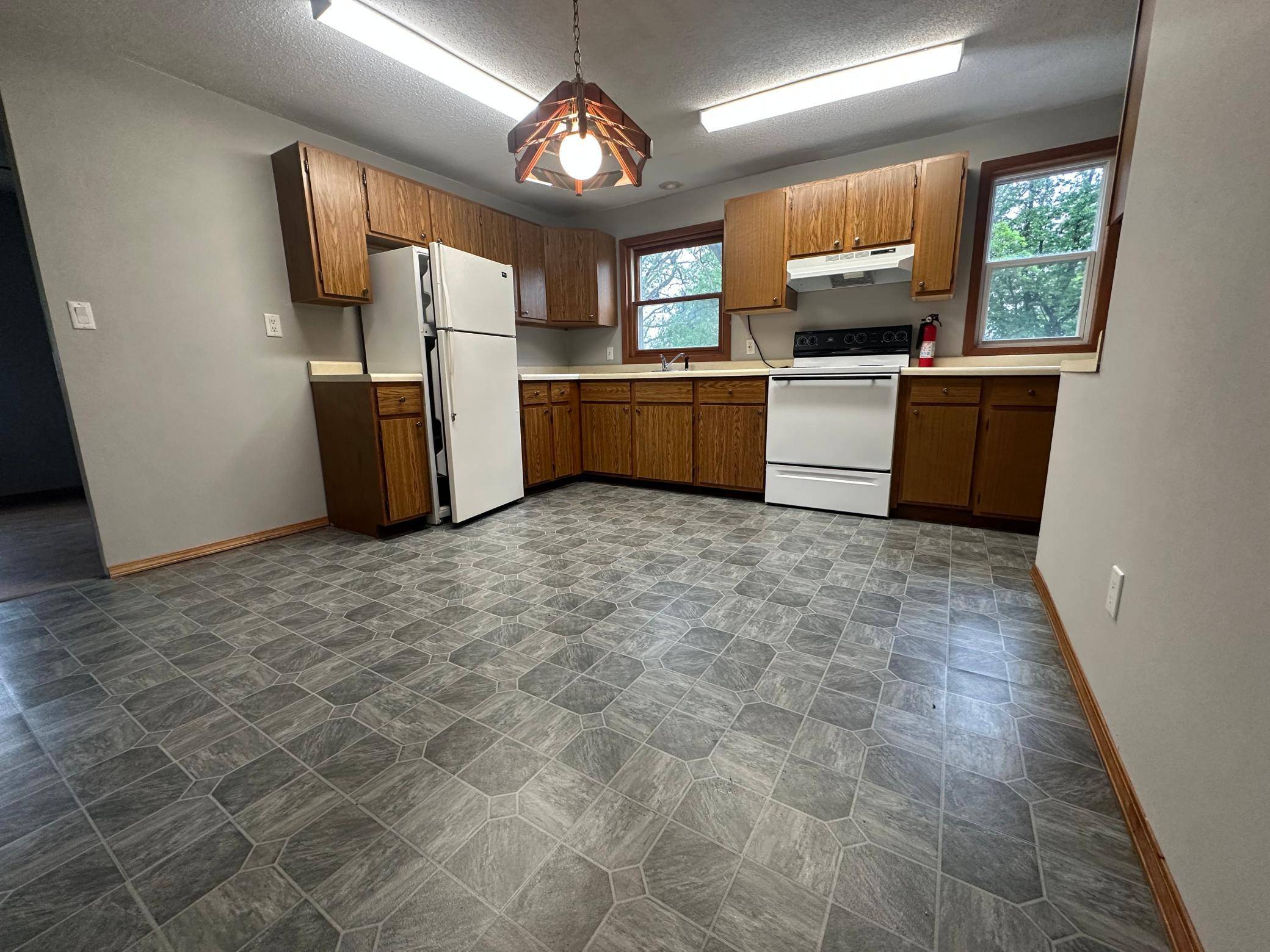 New London, MN 56273,18 Cedar ST SE