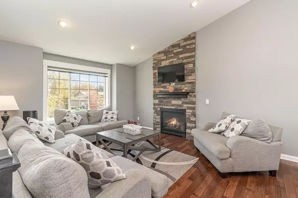 Woodbury, MN 55125,1096 Woodbury Dr