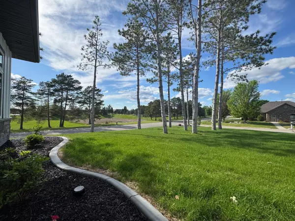 Detroit Lakes, MN 56501,807 Whitetail LN