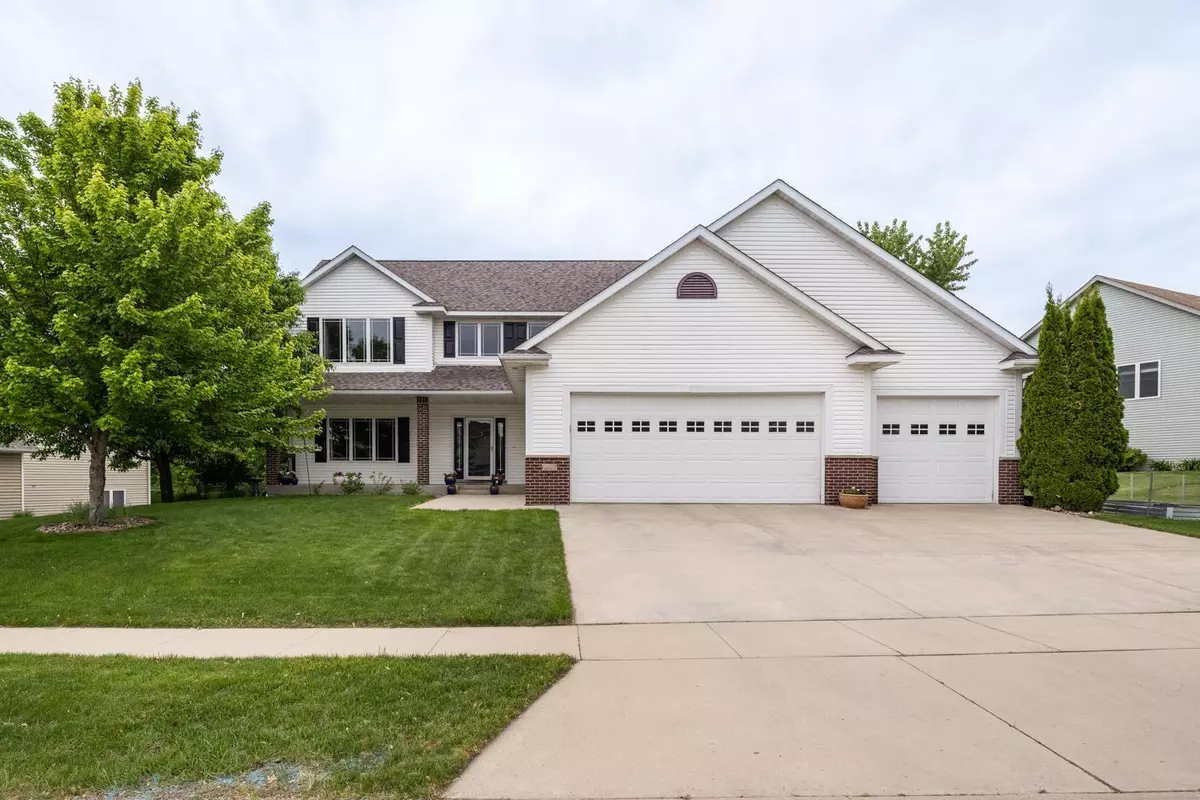 Rochester, MN 55901,2320 Crimson Ridge CIR NW