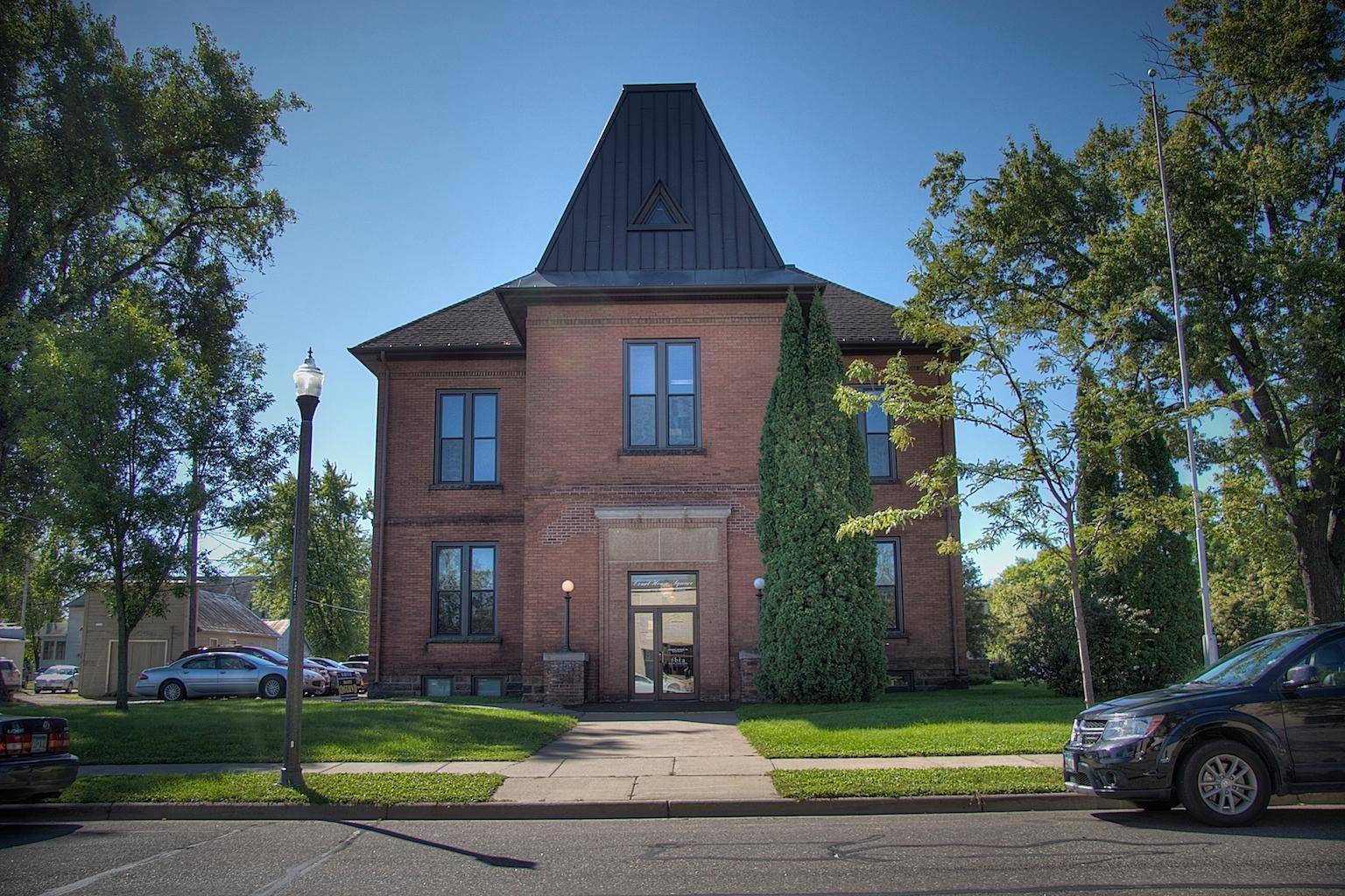 237 2nd AVE SW, Cambridge, MN 55008