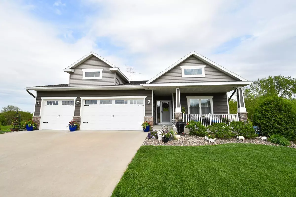 Wanamingo, MN 55983,631 Nelson DR