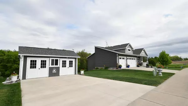 Wanamingo, MN 55983,631 Nelson DR
