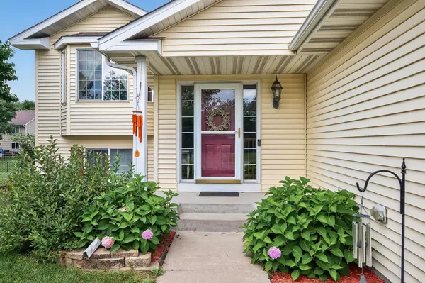 409 11th AVE NE, Lonsdale, MN 55046