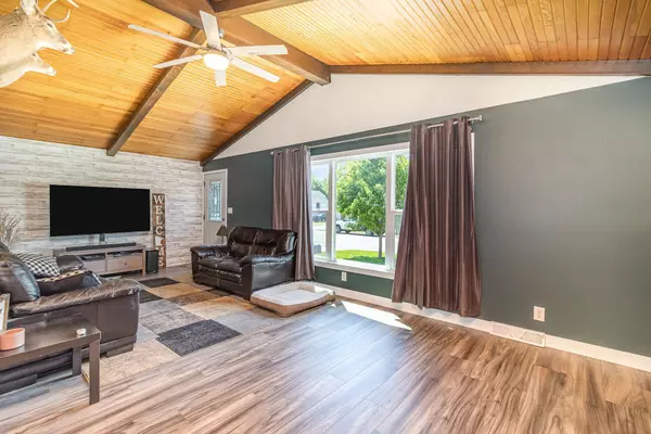 Montgomery, MN 56069,609 4th ST NE