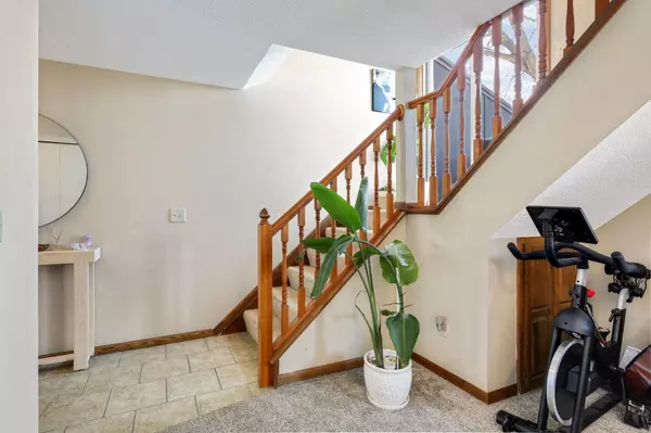 Brooklyn Park, MN 55445,8835 Maplebrook CT N