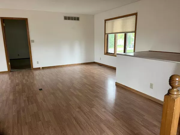 Windom, MN 56101,310 8th ST