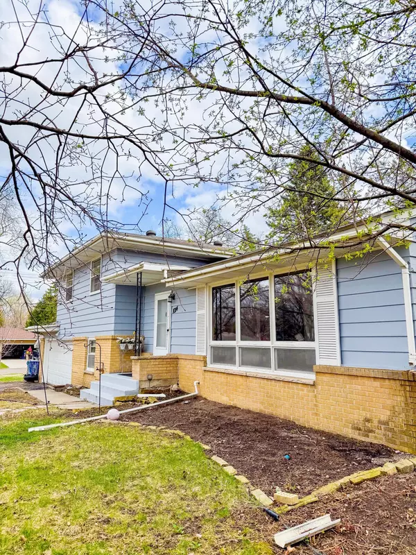 Minnetonka, MN 55305,1014 Sunnyview LN