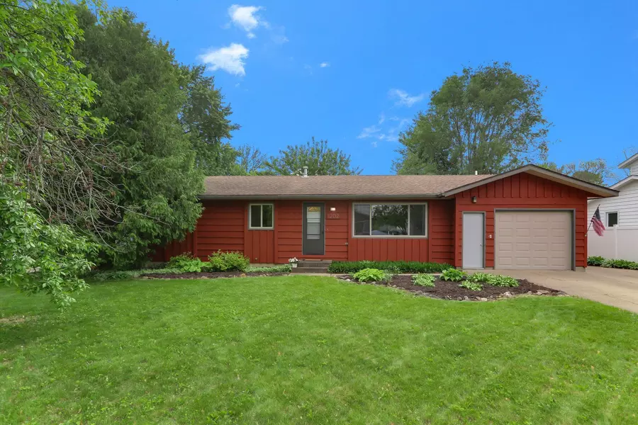 1202 Lyn WAY, Hastings, MN 55033