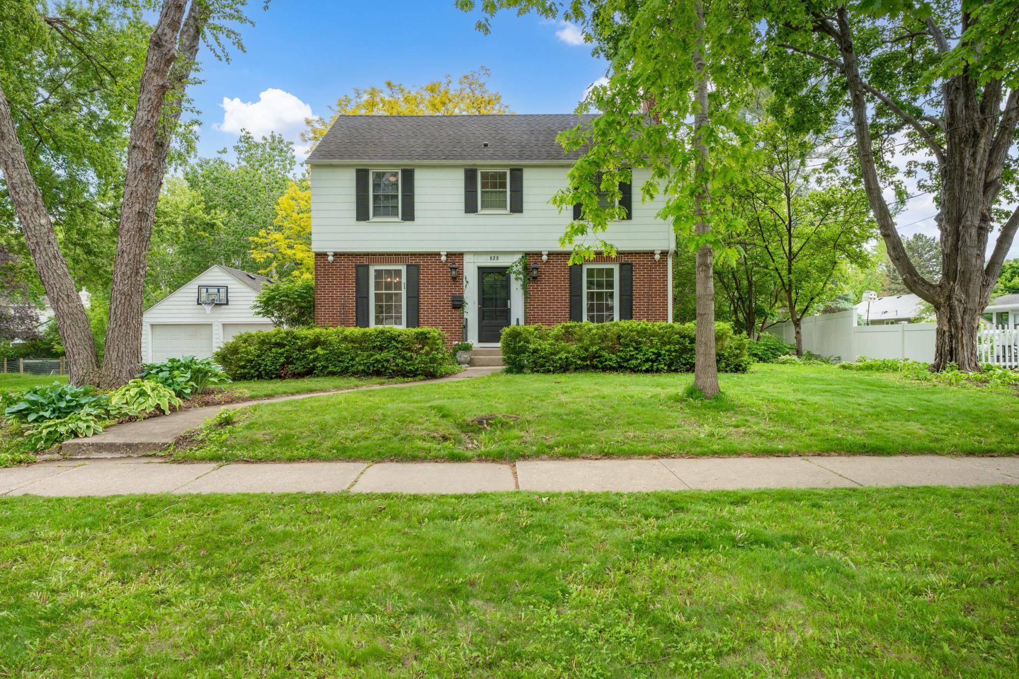 828 11th ST SW, Rochester, MN 55902