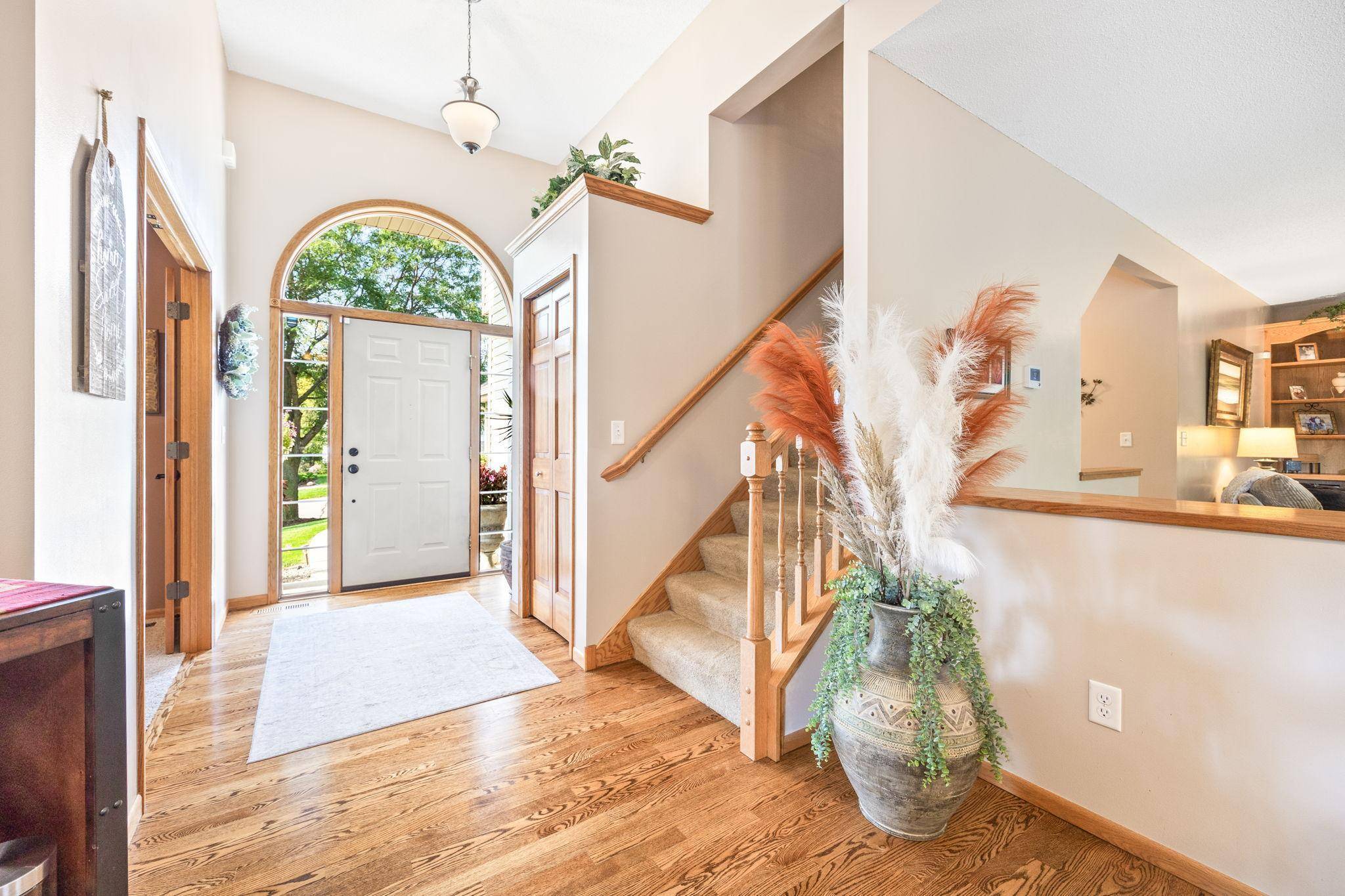 Chaska, MN 55318,1893 White Oak DR