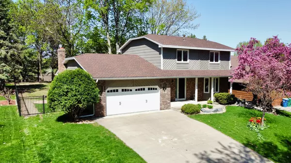 7879 Juneau LN N, Maple Grove, MN 55311