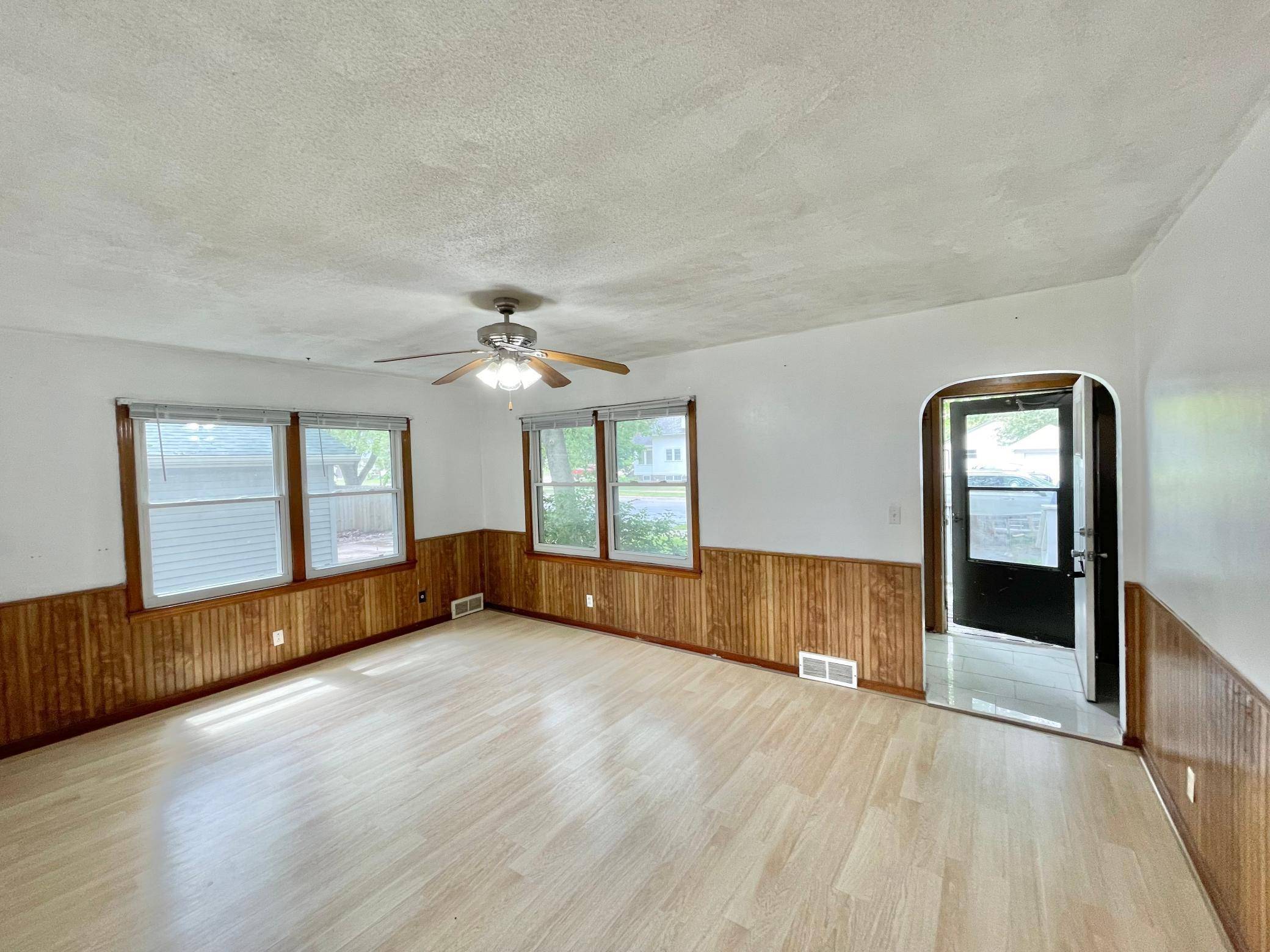 Springfield, MN 56087,111 N Park AVE