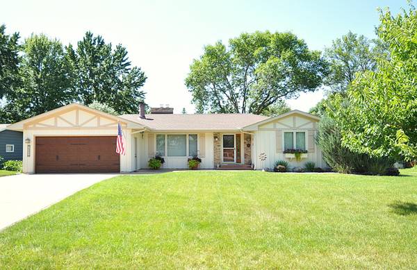 13200 Oakland DR, Burnsville, MN 55337