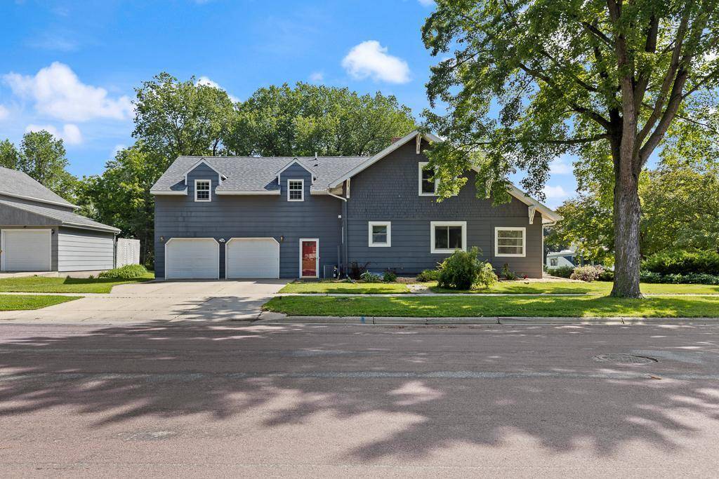Marshall, MN 56258,901 N 4th ST