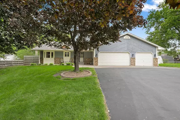 843 Northdale BLVD NW, Coon Rapids, MN 55448