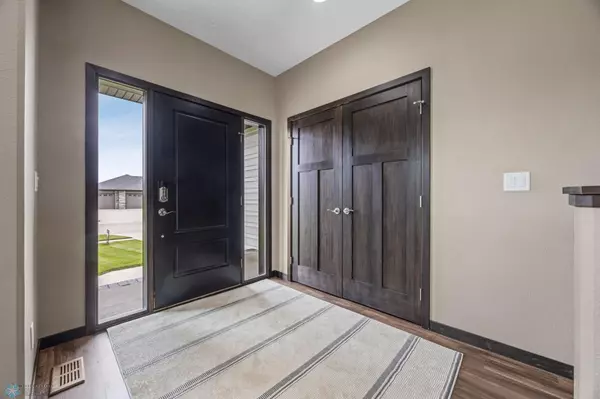 West Fargo, ND 58078,2800 Mcleod DR E