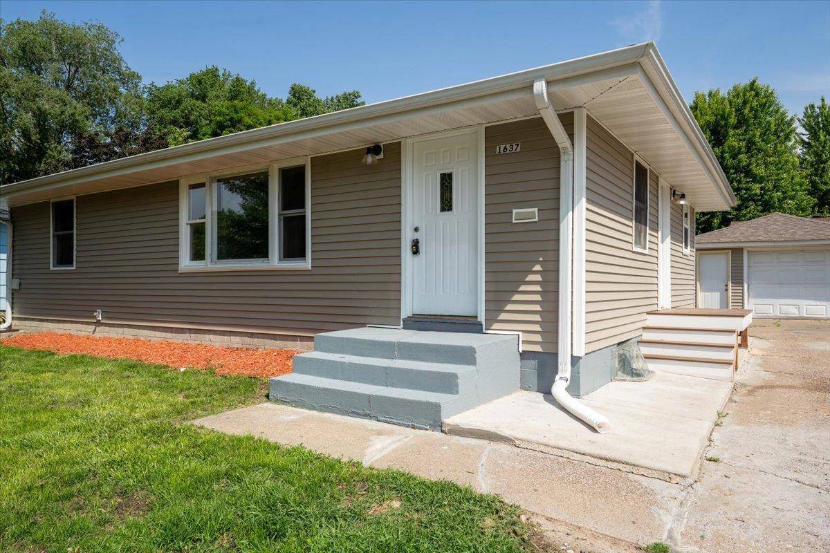 1637 37th AVE NE, Columbia Heights, MN 55421