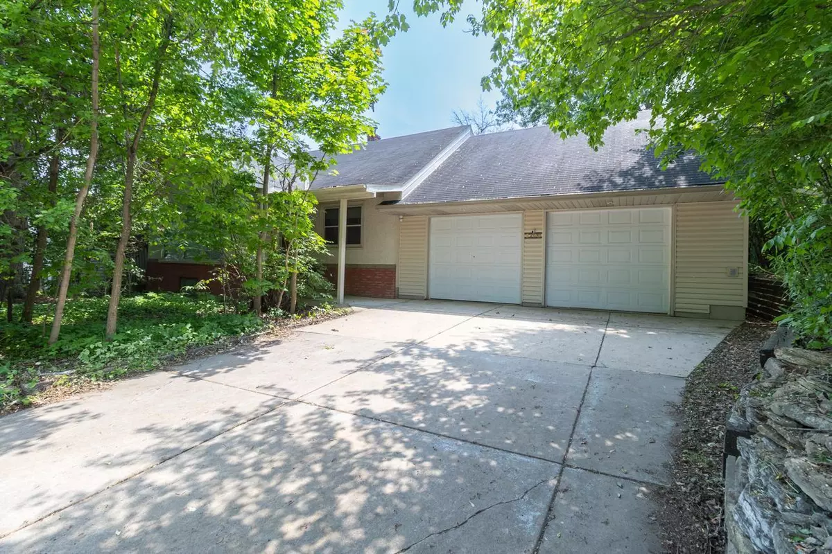 Saint Paul, MN 55106,1700 Case AVE E